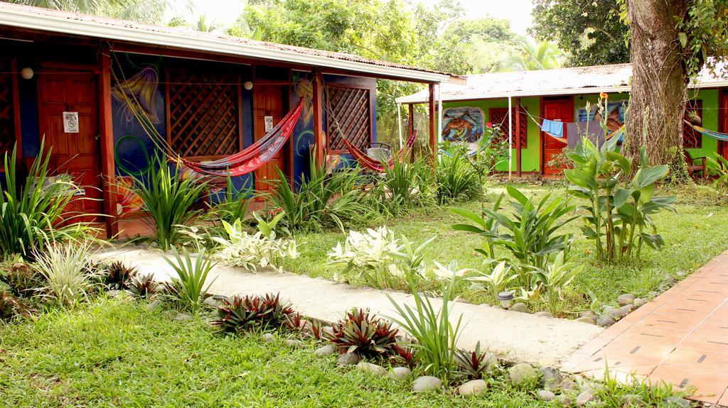 Hakuna Matata Hostel Cahuita Esterno foto